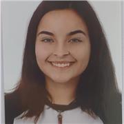Profesora de Lengua Castellana y Literatura, apta para todos los niveles, especializada en Bachillerato y Universidad.